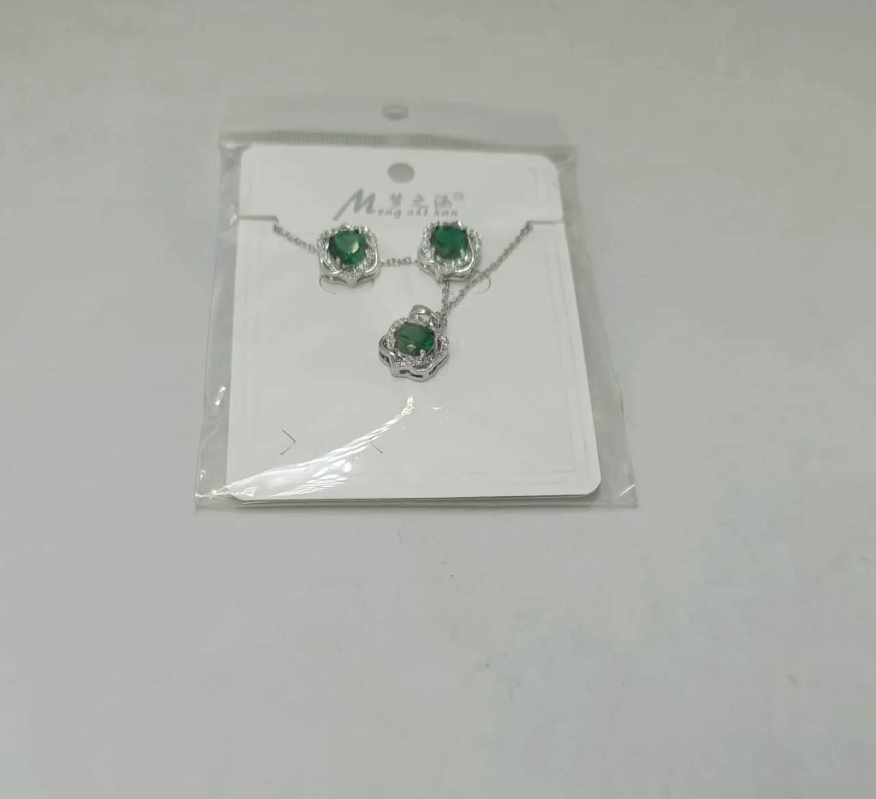 Emerald Zircon Flower Pendant Set